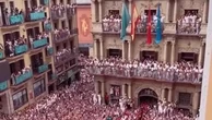 San Firmin - Formano una mappa della Palestina umana e cantano saltando canzoni pro Pal