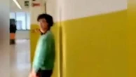 Prof accoltellata a Bergamo, il video dello studente: l'arrivo a scuola, l'aggressione, la fuga