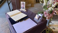 Funerali Michele Merlo, in 500 allo stadio per cantare le sue canzoni e dirgli addio