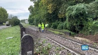 Maltempo in Lombardia: a Lecco cede il terreno sotto ai binari della ferrovia