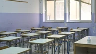Modena, studente punta una pistola al professore: “Dammi le sigarette o sparo”