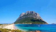 Glamping di lusso davanti a Tavolara, ora è stop definitivo: il Governo revoca il via libera