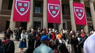 Trump ancora contro Harvard: “Ci dia gli elenchi e metta un tetto del 15% agli stranieri”