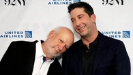James Burrows, morto il regista televisivo di “Friends”, “Will & Grace” e “The Big Bang Theory”