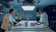 “The bear 4”, Carmy torna ai fornelli: le curiosità sulla serie con Jeremy Allen White