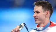 Ben Proud, argento a Parigi 2024 nel nuoto, alle Olimpiadi del doping. La federazione lo caccia