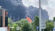 Mosca, gigantesca nube di fumo nero e fiamme dalla raffineria colpita dai droni