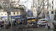 Milano, deraglia il tram 9 a Milano. Le testimonianze: “Ho pensato al terremoto”