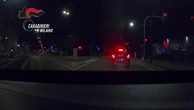 Fuga rocambolesca a Sesto San Giovanni, l'inseguimento dei carabinieri in diretta