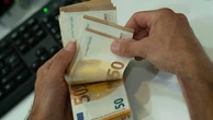 La madre è morta da 10 anni ma lei continua a ritirarne la pensione: intasca così 120mila euro