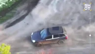 I soldati russi all'attacco sul Porsche Cayenne