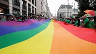 Londra: tutti i colori del Pride e la protesta dei manifestanti ProPal