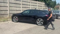 Agente morto dopo inseguimento a Milano, ritrovato il suv pirata