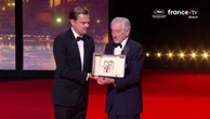 Leonardo DiCaprio premia Robert De Niro con la Palma d'oro: standing ovation a Cannes