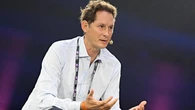 Elkann: “Trump sa cosa vuole ottenere, l’Europa decida se l’auto è ancora rilevante”