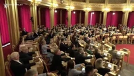 Mondiali, i deputati norvegesi imitano i tifosi e fanno la coreografia "Viking Row" in parlamento