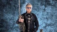 Bobby Solo canta Elvis Presley: "Ma è lui l'unico vero re del rock, noi possiamo solo provare a imitarlo"