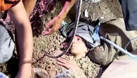 A mani nude tra le macerie: palestinesi salvano una ragazza di 23 anni dopo raid su Nuseirat