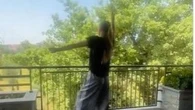 Ilary Blasi attacca Spalletti: balla “Piccolo uomo” sul terrazzo di casa