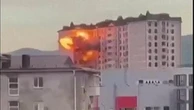 Attacco ucraino sul Mar Nero, il momento in cui un drone colpisce un palazzo a Novorossiysk