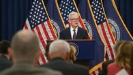 Trump torna ad attaccare Powell. Su Truth si fa cartoon: “Sei licenziato”, come in The Apprentice