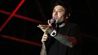 Fedez, il difficile percorso di salute: dal tumore al pancreas ai nuovi ricoveri