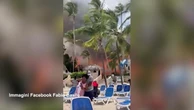Santo Domingo, la fuga dei turisti dall'hotel in fiamme