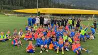 Il calcio e Sinner: visita a sorpresa al piccoli giocatori del Brunico