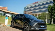 Toyota CH-R, quando il plug-in fa concorrenza al full hybrid (e lo batte anche). La prova comparata