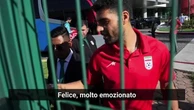 Mondiali di calcio, l'Iran a Tijuana: l'abbraccio dei tifosi e la caccia all'autografo