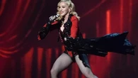 Madonna festeggia un anno dalla “guarigione miracolosa”: “Ero quasi morta: la vita è bella”