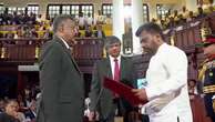 Sri Lanka, vince il candidato della sinistra: il nuovo presidente Dissanayake presta giuramento