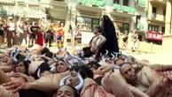 San Firmino protesta animalista contro la corsa dei tori Pamplona