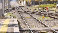 Cervia, tragedia sui binari: muore a 25 anni urtata da un treno. Salvo il giovane che era con lei