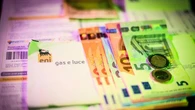 Bollette, in Italia un anno di luce costa 180 euro in più che nel resto d’Europa