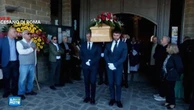 Funerali autista del bus ucciso a Rieti, il feretro esce dalla chiesa sulle note di "Grazie Roma"