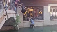 Venezia, si ribalta un'altra gondola: turisti costretti a scalare le grate per tornare sul ponte