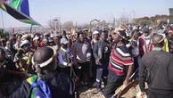 Sudafrica, manifestazioni di protesta anti immigrati: "Remigrazione per gli illegali"