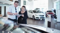 Dal prezzo ai costi di gestioni, i fattori che influenzano la scelta d'acquisto di un'auto