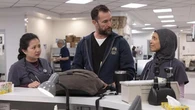 “The Pitt”, la serie da 5 Emmy. Wyle: “Per i medici e gli infermieri che hanno combattuto il Covid”