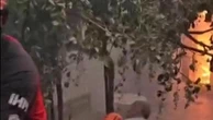 Turchia, incendio avvolge la casa di un anziano in sedia a rotelle: il salvataggio in extremis