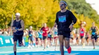 Harry Styles maratoneta in incognito: a Berlino finisce la gara in meno di 3 ore