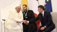 Ajaccio: Macron saluta il Papa e gli dona un libro su Notre Dame