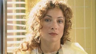 Alex Kingston, l’attrice di “E.R.”: “Pensavo fosse l’età, invece era un tumore”