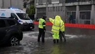 Maltempo a Milano, il quartiere Ponte Lambro allagato e interdetto alla circolazione