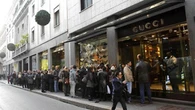 Natale, più italiani fanno regali. Confcommercio vede le spese in crescita. Vino e cibo battono i giocattoli