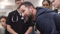 “The Pitt”, trent’anni dopo ‘ER’ la nuova serie con Noah Wyle candidata a 8 Emmy
