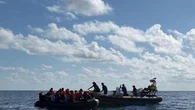 Mediterranea, la procura ordina lo sbarco immediato dei 31 minori. “Ma devono scendere tutti”