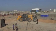 Gaza, bulldozer in azione a Khan Younis per recuperare i corpi di 13 ostaggi israeliani uccisi da Hamas
