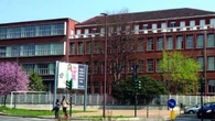Ragazzi si accoltellano all’uscita da scuola a Torino: uno finisce in ospedale